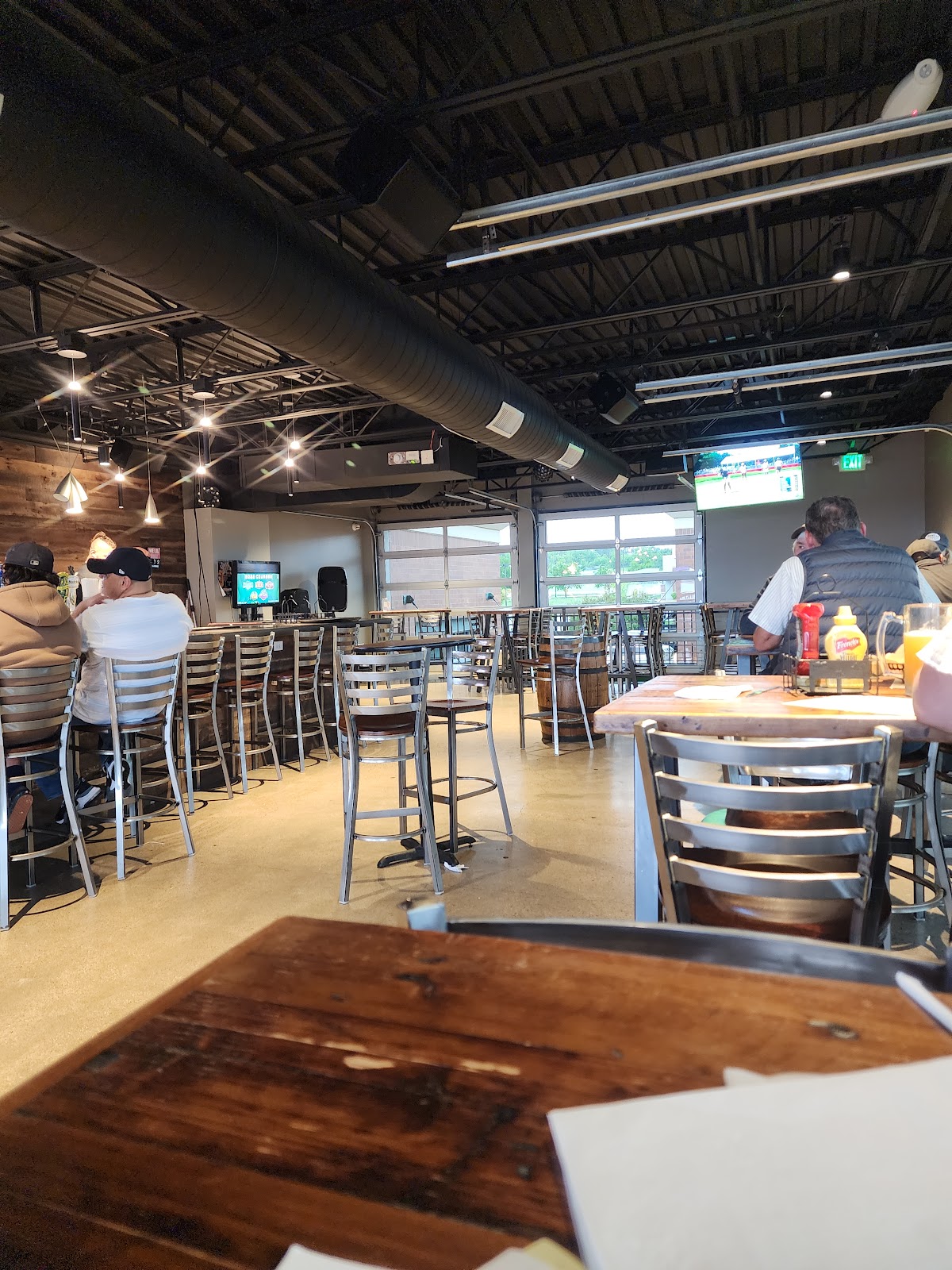 30/70 Sports Bar & Grill - Golf Simulator in Littleton