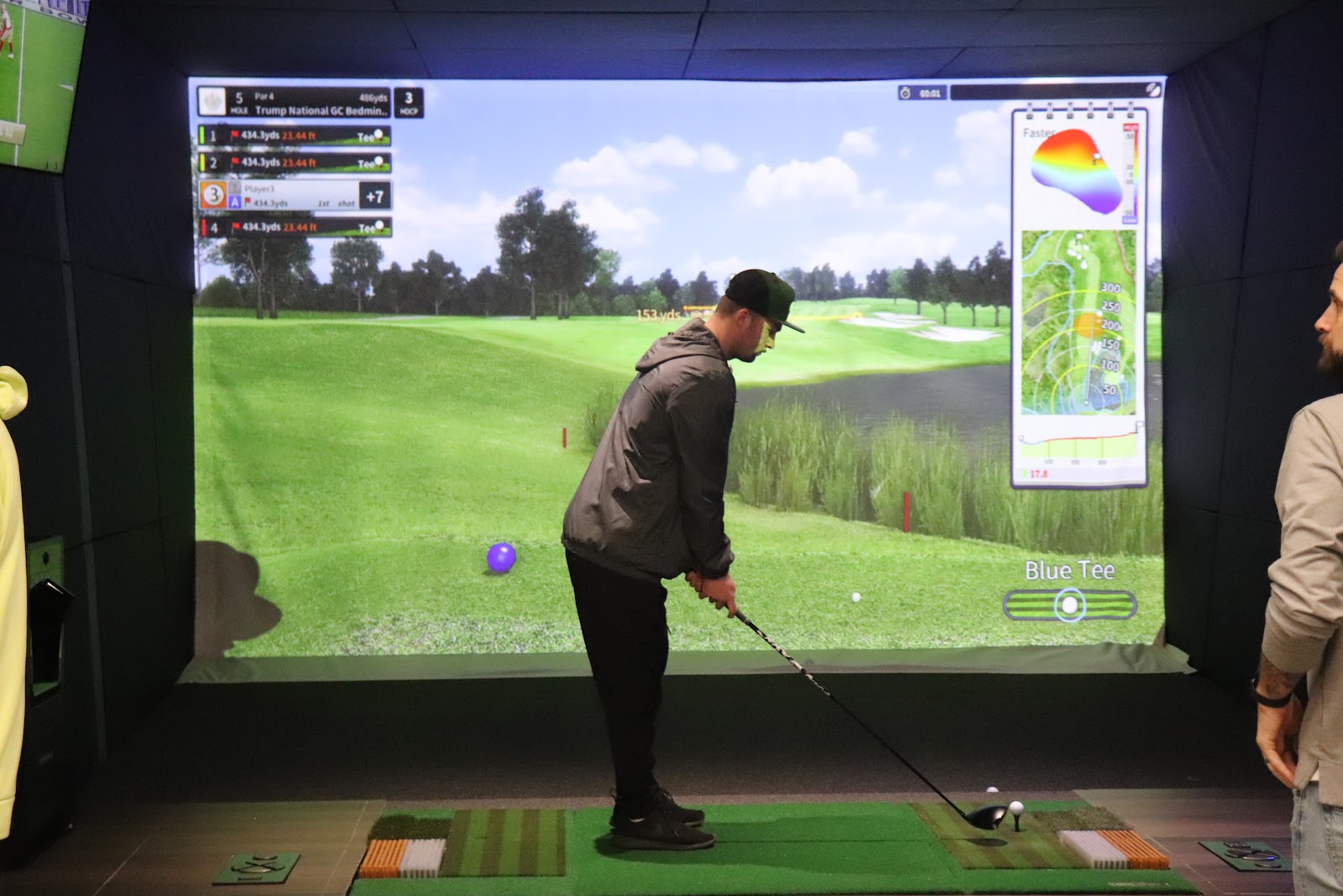 Avid Caddie Golf Lounge - Golf Simulator in Lone Tree