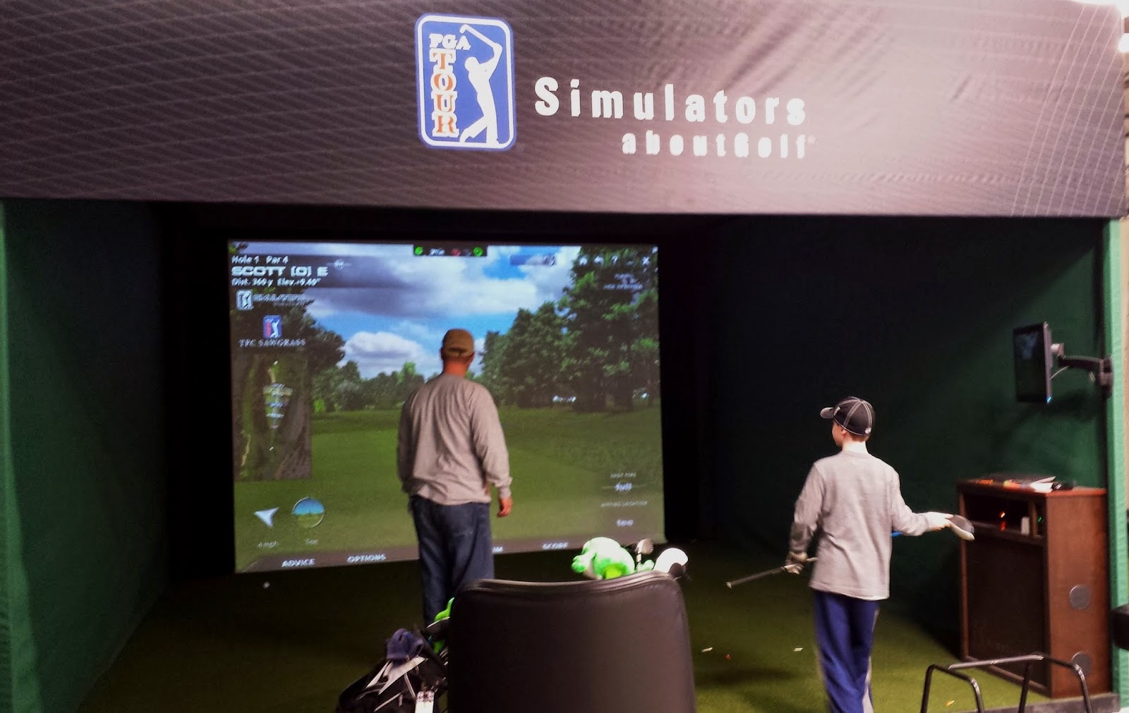 Big Sticks Indoor Golf - Golf Simulator in Burlington