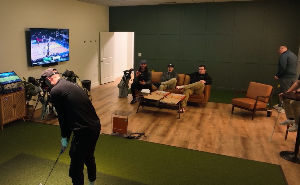 Buckets Indoor Golf - Golf Simulator in Holladay