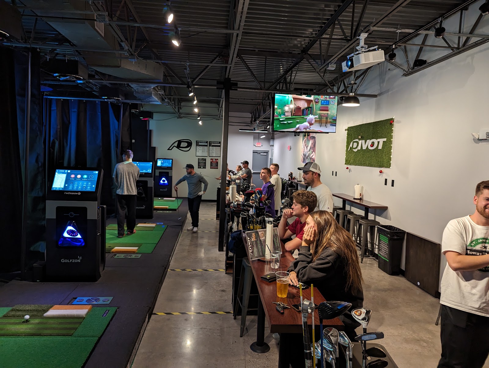 Divot Golf Factory - Golf Simulator in Brownsburg