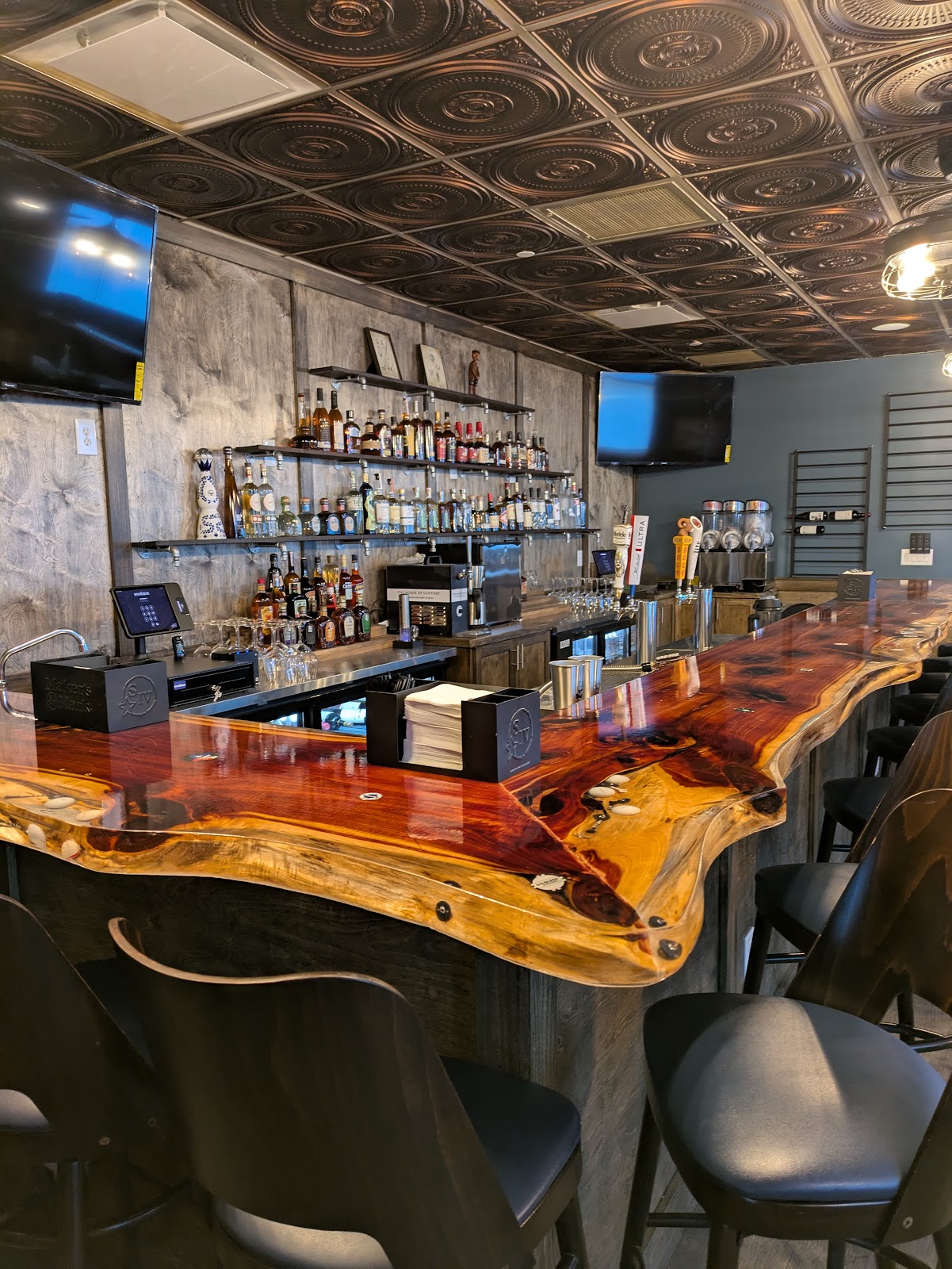 Doglegs Golf Lounge - Golf Simulator in Pearland
