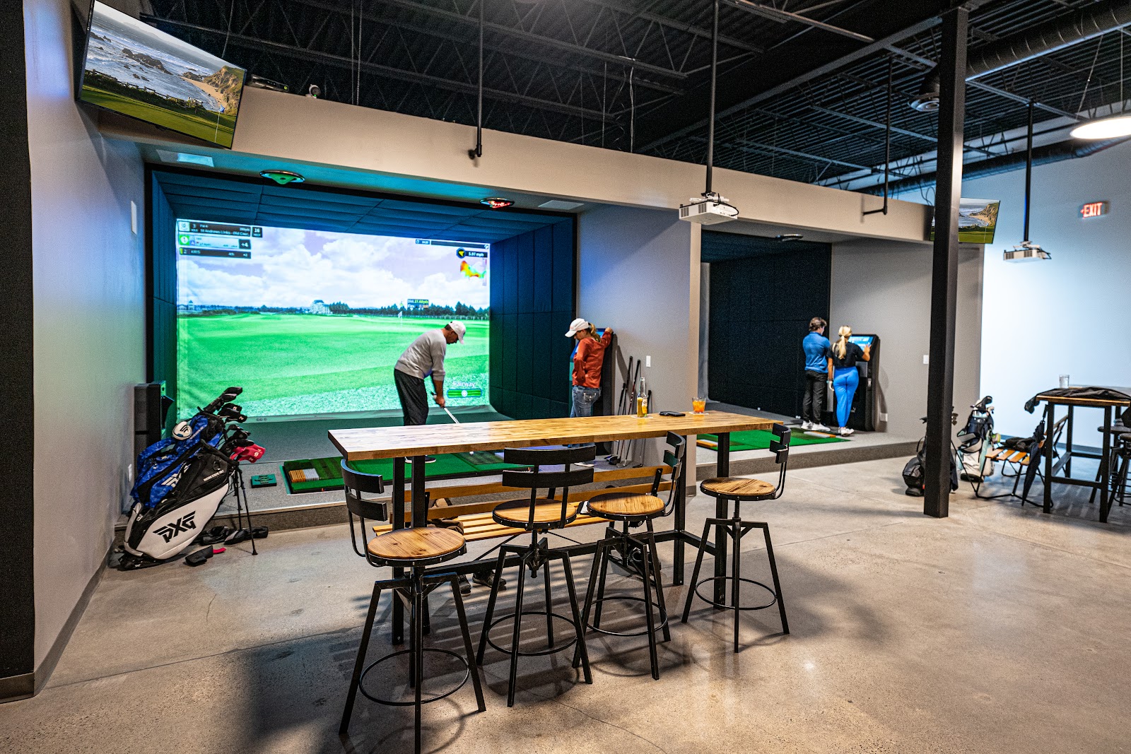 Element Indoor Golf - Vadnais Heights - Indoor Golf Simulator in Vadnais Heights, Minnesota