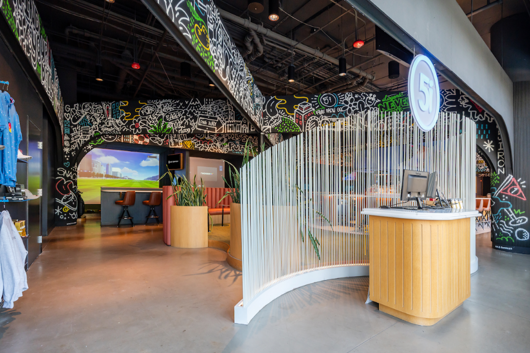 Five Iron Golf - Golf Simulator in Chicago