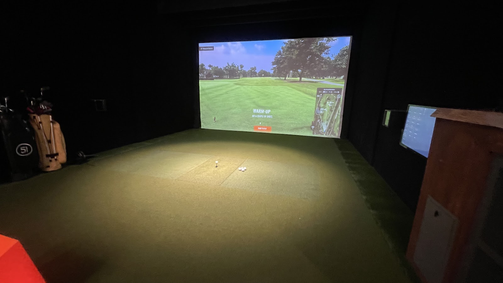 Five Iron Golf - Golf Simulator in Seattle