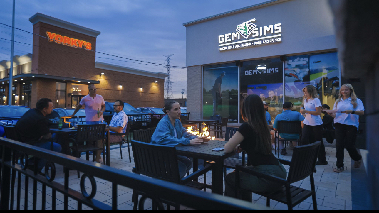 Gem Sims - Golf Simulator in Elmhurst
