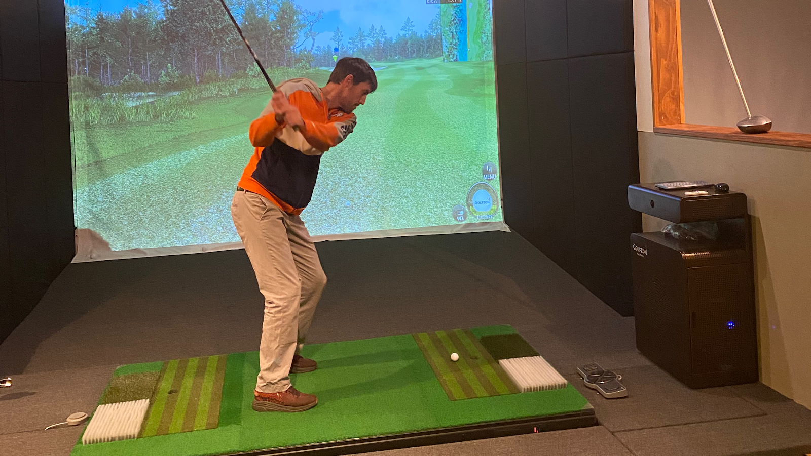 Genesee Park Golf Club - Golf Simulator in Golden