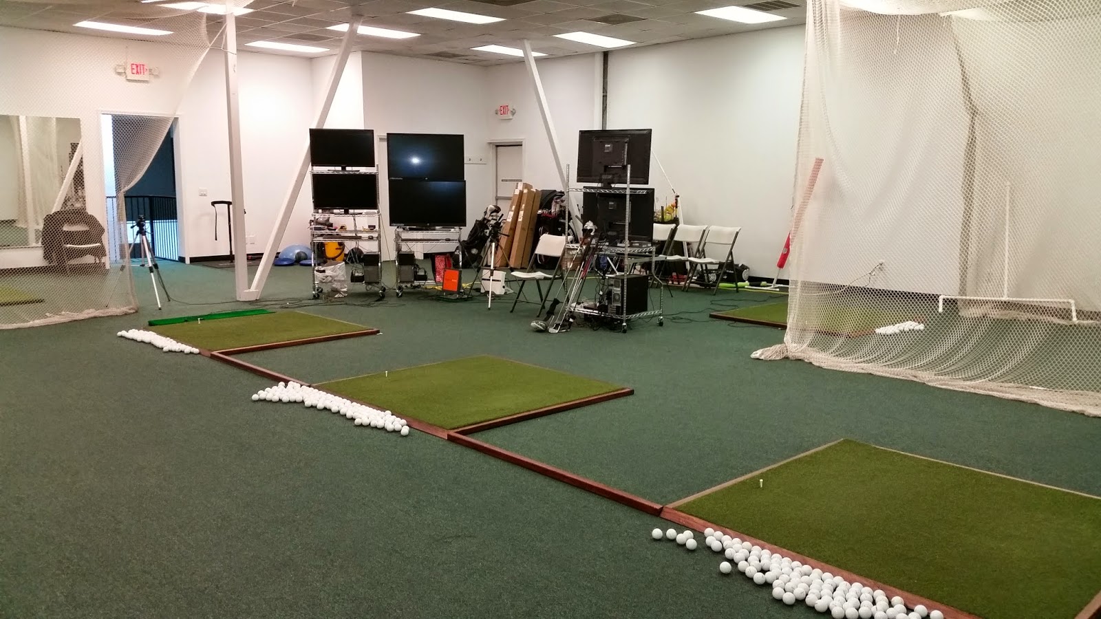 GolfSmart - Indoor Golf Training and Practice Facility - Golf Simulator in Houston