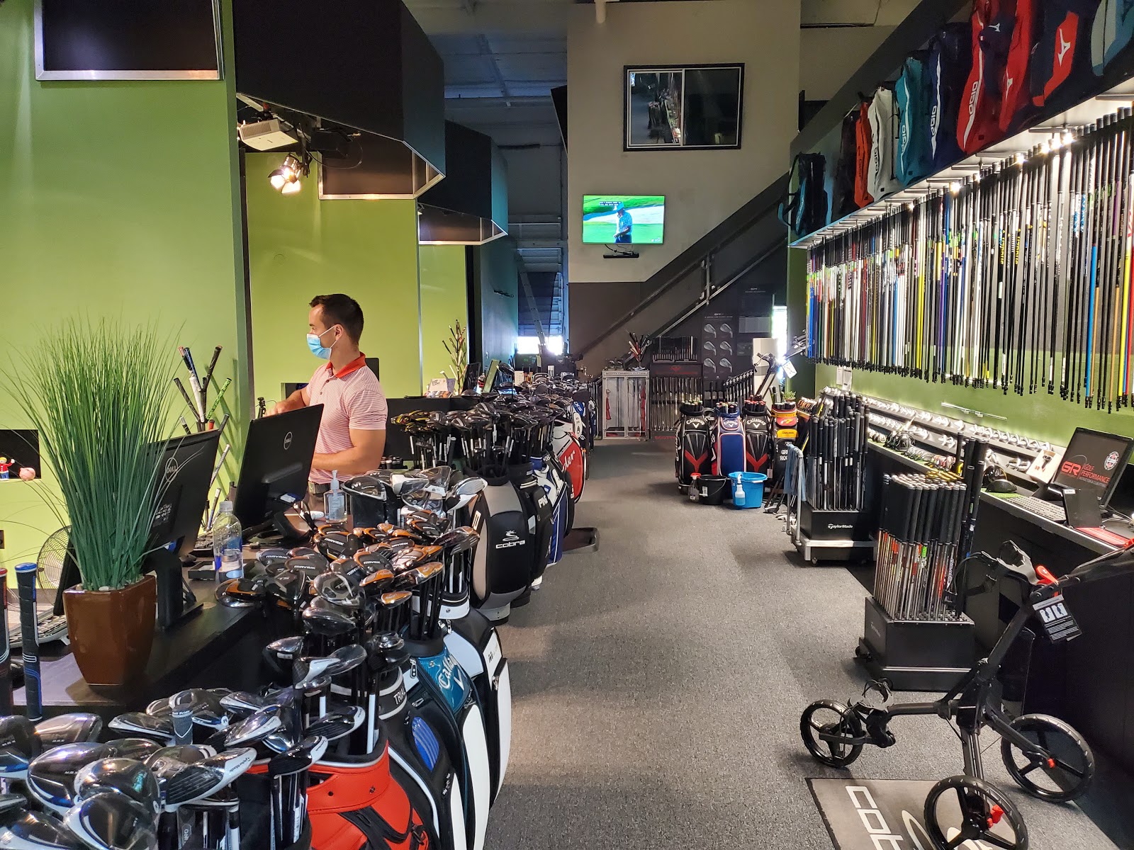 Gregg Rogers' Golf Performance Centers - Golf Simulator in Bellevue