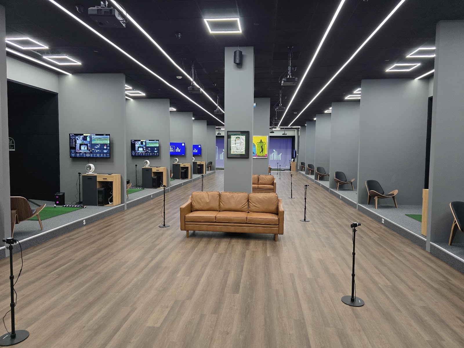 Indoor Golf Club CA - Golf Simulator in Culver City