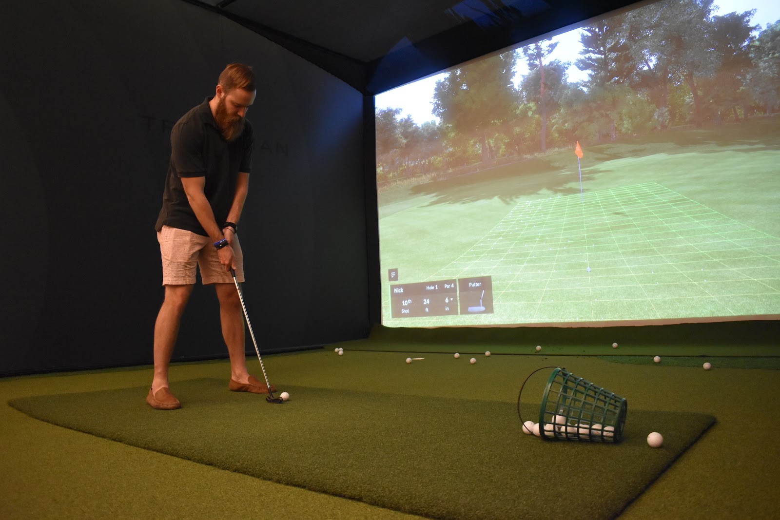 MIT Recreation - Indoor Golf Range - Golf Simulator in Cambridge