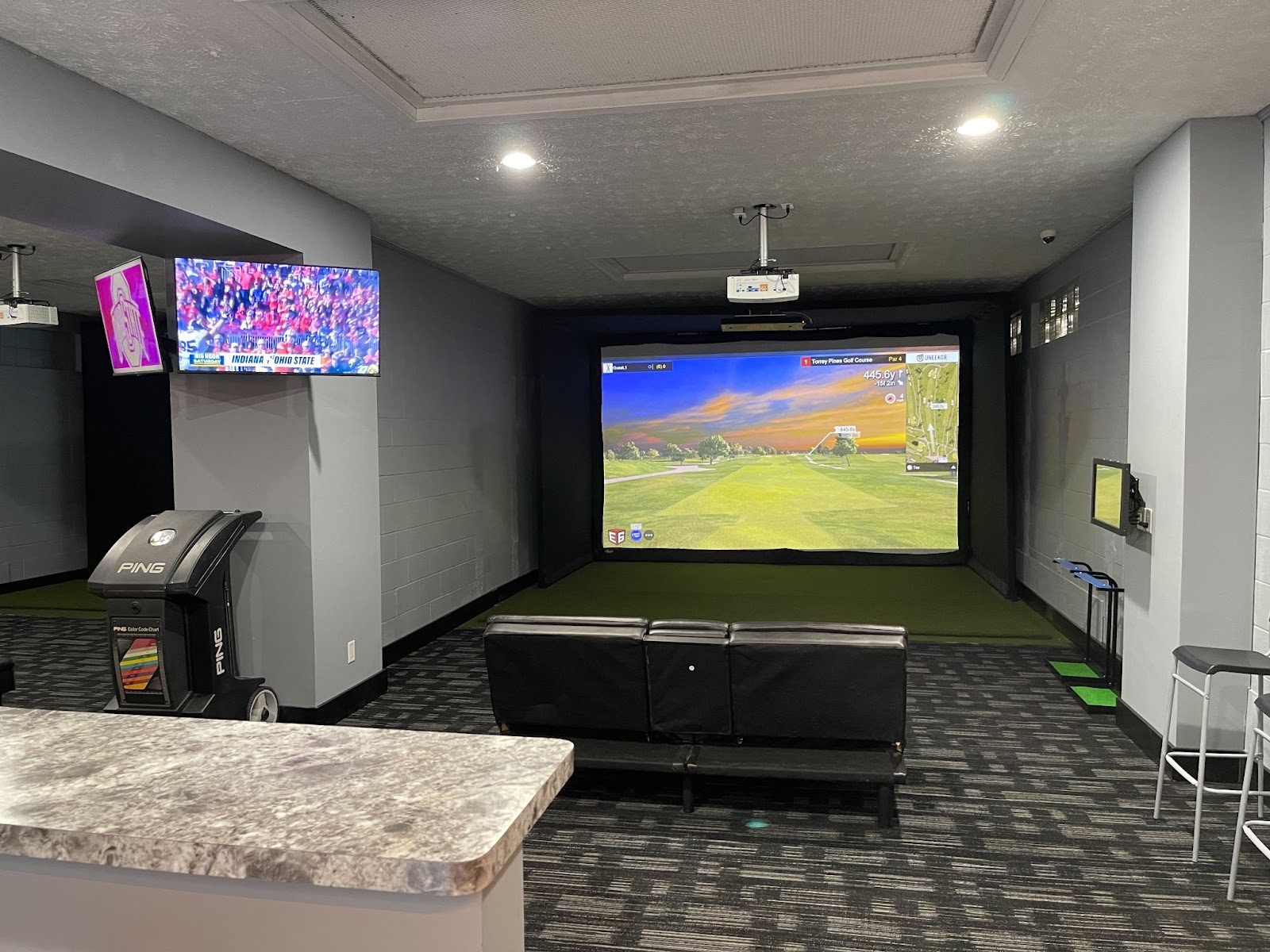 Mulligan's Golf - Golf Simulator in Plainfield