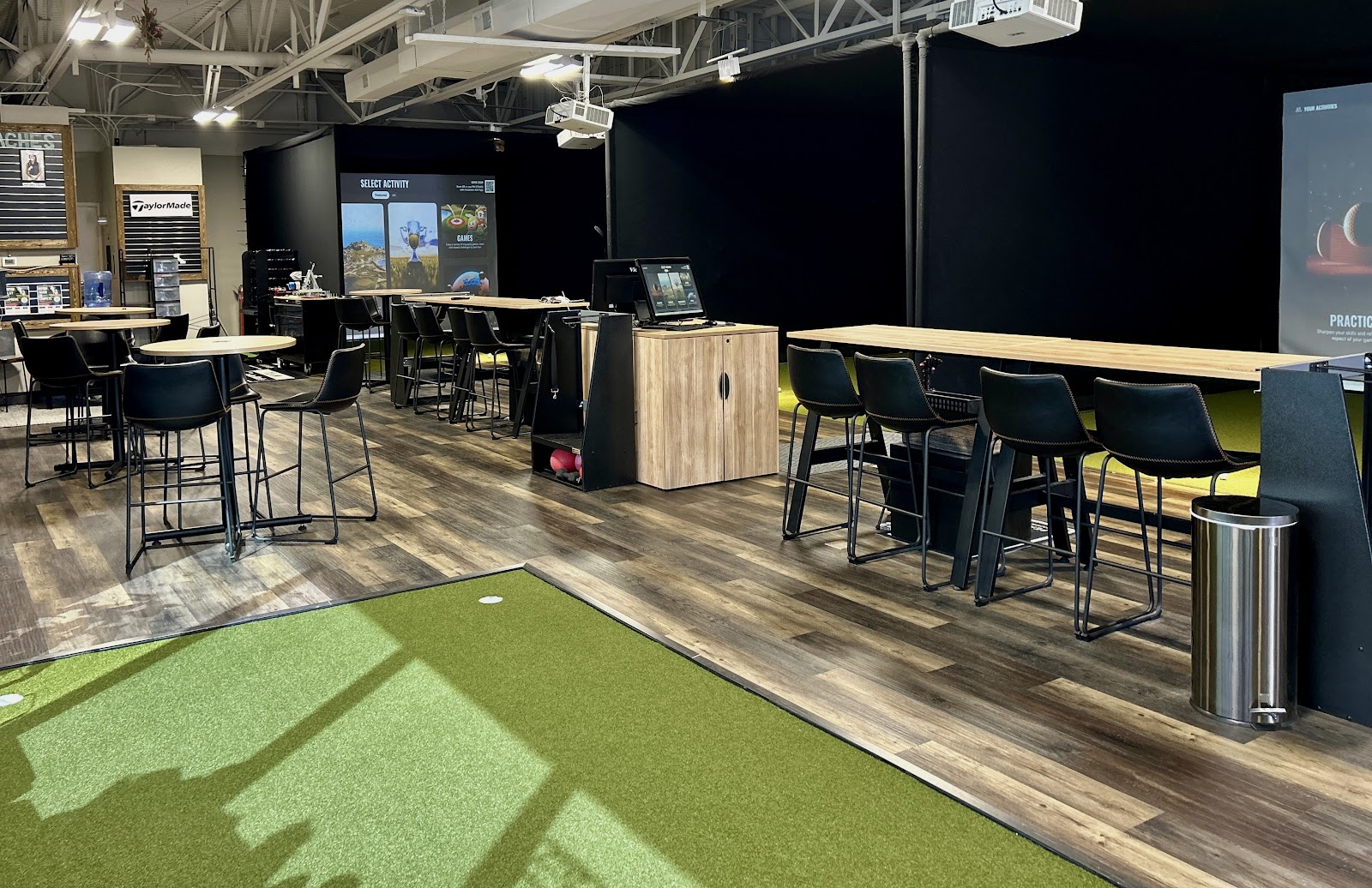 PEAK Golf Academy - Golf Simulator in Centennial