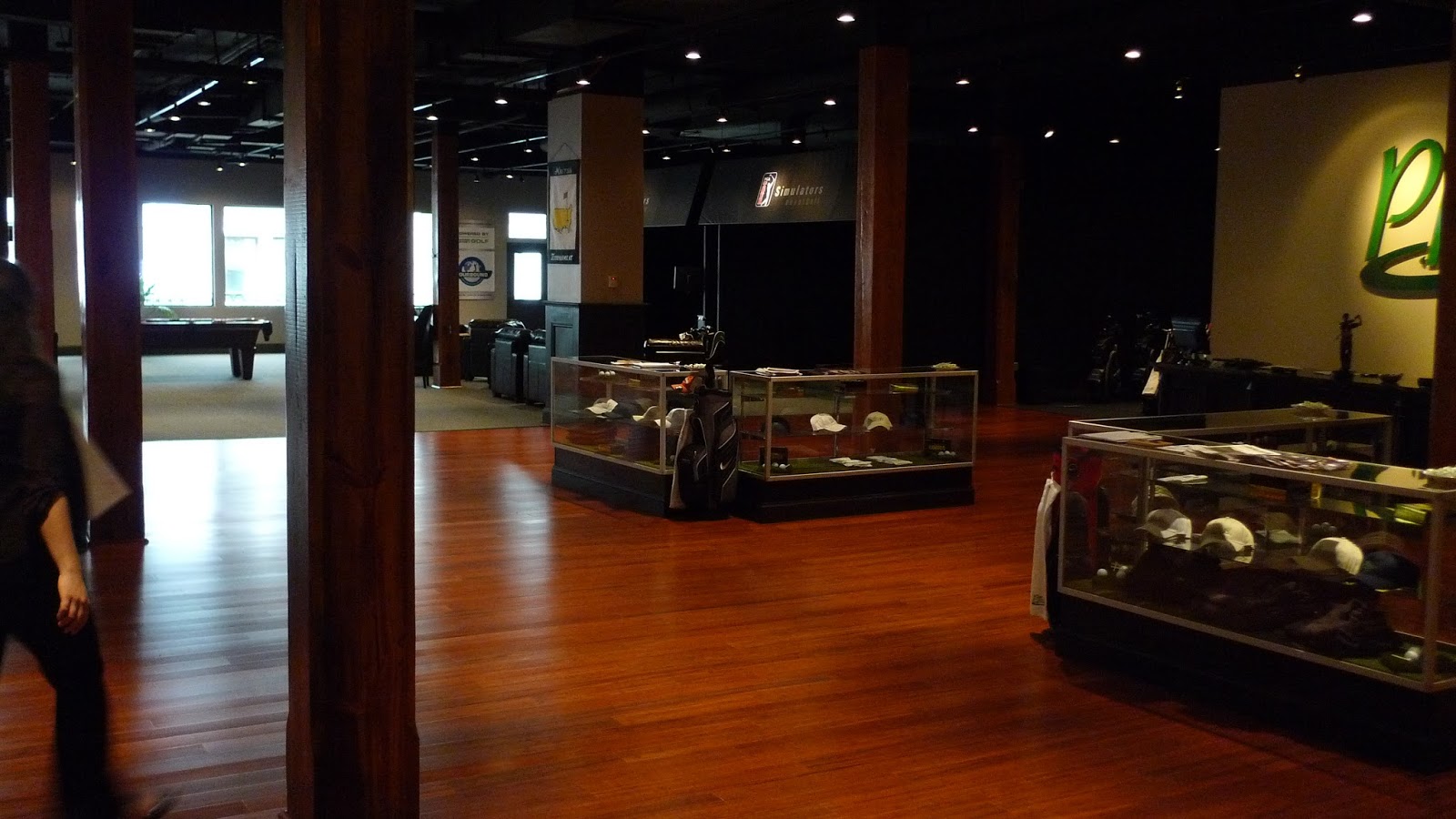 Play18 Chicago - Indoor Golf Simulator in Chicago, Illinois