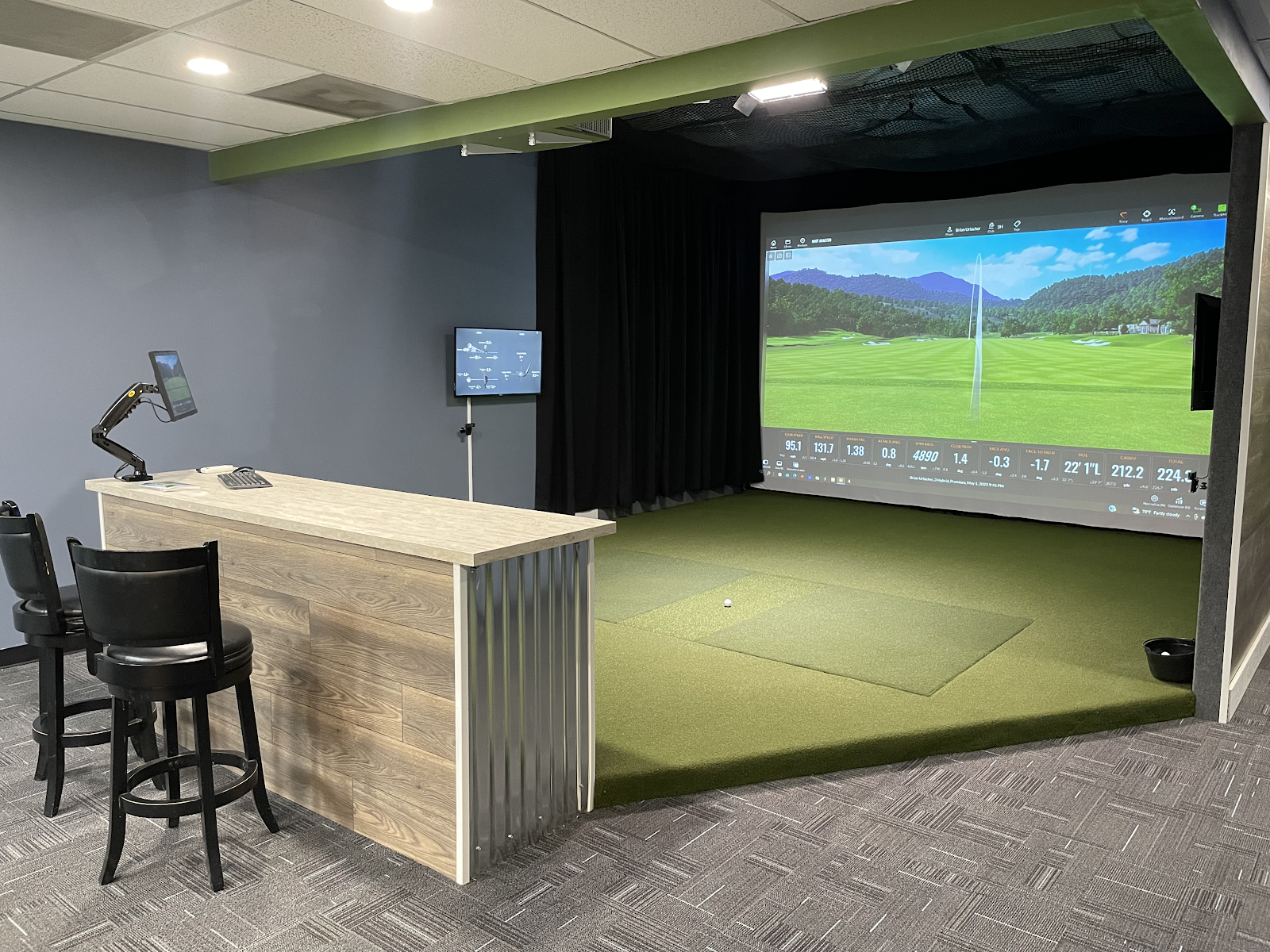 Private Fairway Bountiful - Golf Simulator in Bountiful