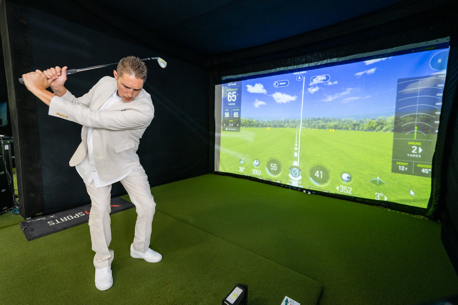 Simply Golf - Golf Simulator in Lauderdale-By-The-Sea