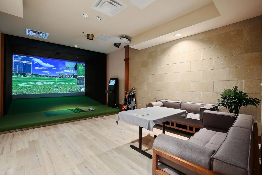 Spa World iGolf - Golf Simulator in Katy