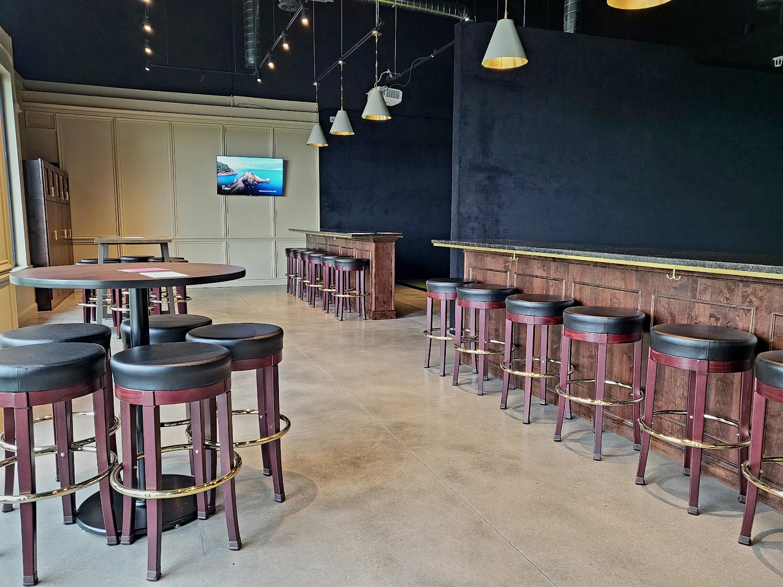 SuperFly Golf Lounge - Littleton - Golf Simulator in Littleton