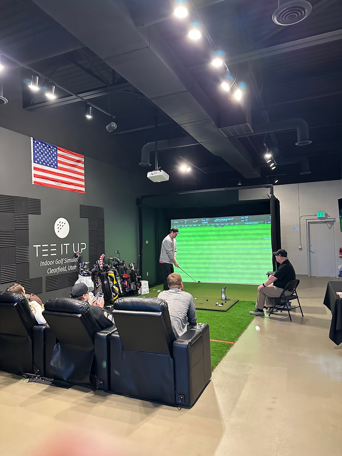 Tee It Up Indoor-Indoor Golf Simulator - Golf Simulator in Clearfield