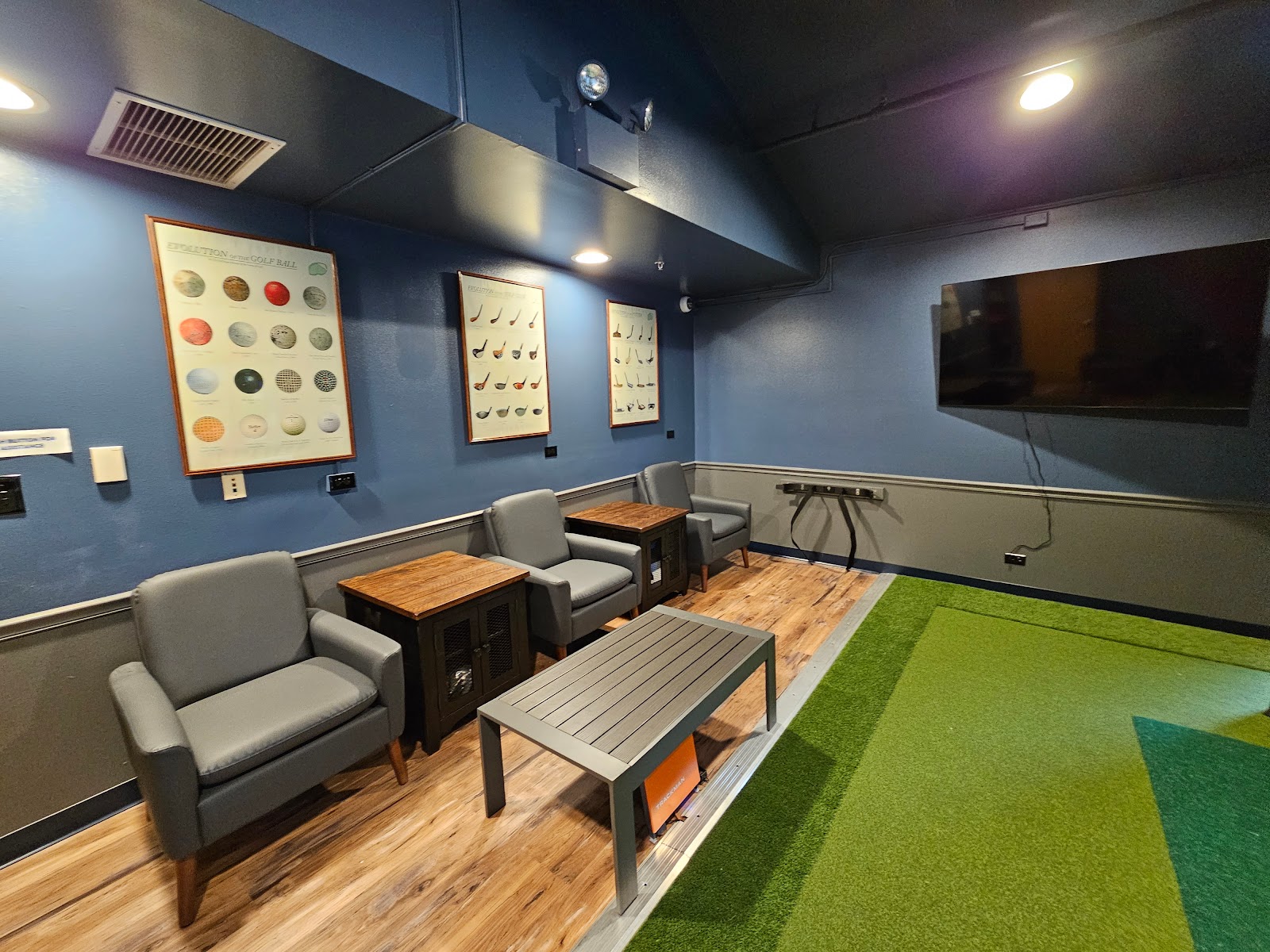 The Bunker Indoor Golf Simulator at Skokie Sports Park - Golf Simulator in Skokie