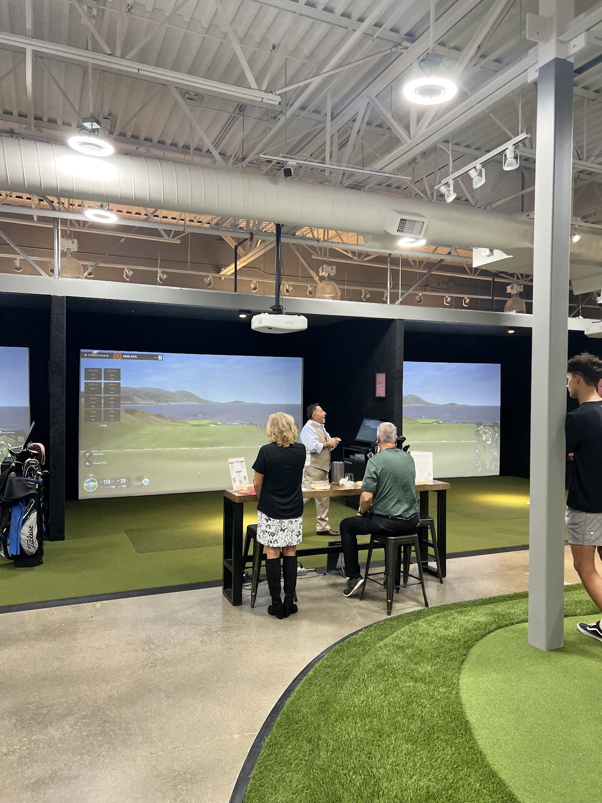 The Swing Bays - Golf Simulator in Parker